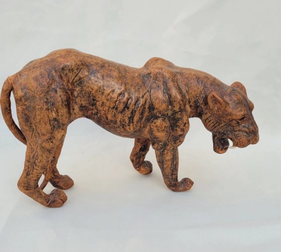 Figurine Lionne victorienne époque 19ème