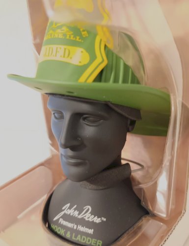 Figurine métal pompier JOHN DEERE 1890'S fire fighting helmet