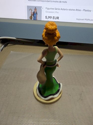 FIGURINE Mme Agecanonix ATLAS ASTERIX RESINE PLASTOY