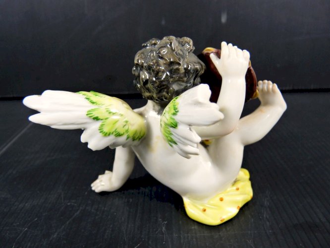 Figurine Porcelaine Allemande AMOUR CHANTEUR Signée Volkstedt Karl Ens cca 1898