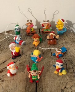 Figurines Kinder sur le thème de Noël