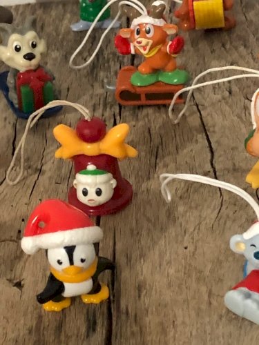 Figurines Kinder sur le thème de Noël