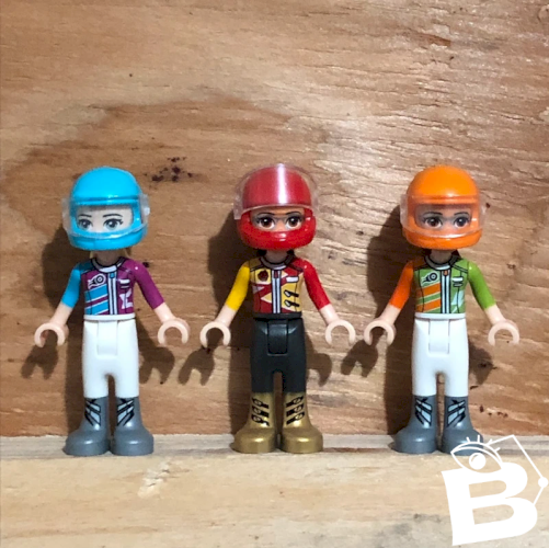 Figurines Lego Friends pilotes de courses