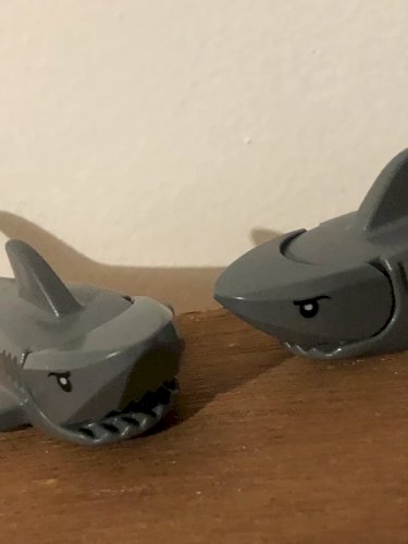 Figurines requins Lego