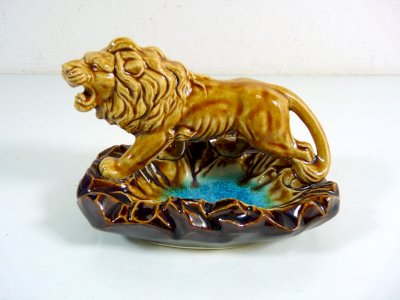 Fine porcelain sculpture LYON on base, no signature, in very good condition.