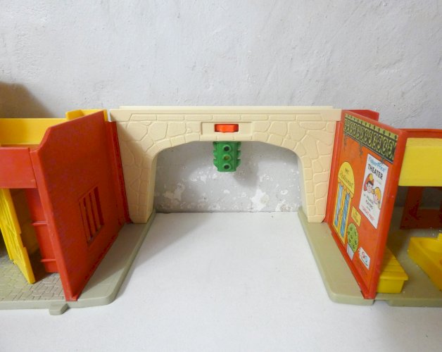 Fisher Price Little People Le Village Vintage 1973