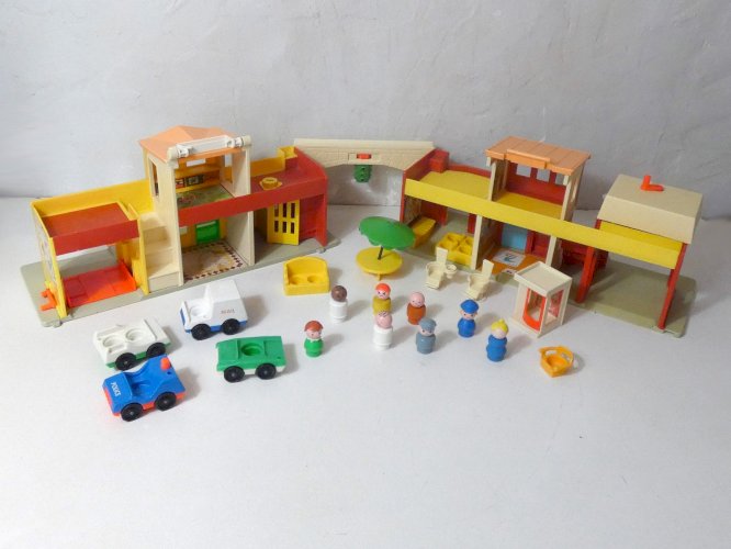 Fisher Price Little People Le Village Vintage 1973