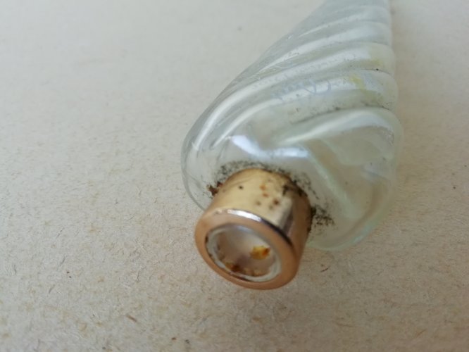 flacon à parfum ancien Miss Dior par Christian Dior, verre épais pressé moulé manque le bouchon