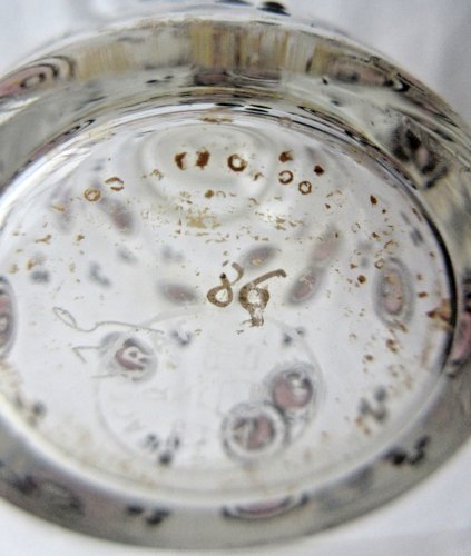 "Flacon à parfum en cristal Baccarat émaillé d'un semis de roses stylisées