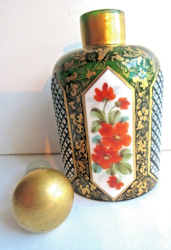 Flacon à parfum XIXème, cristal vert à 6 cabochons sur fond de dorures, signé XX