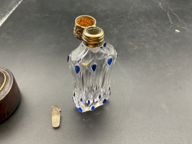 FLACON A SEL  CRISTAL BACCARAT et argent vermeil