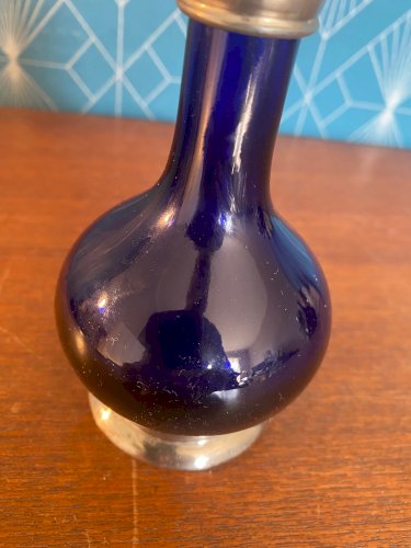 Flacon de parfum ancien, vaporisateur, époque art déco, signé , et daté de 1927.