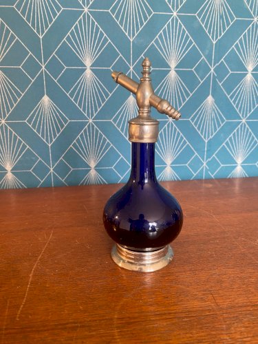 Flacon de parfum ancien, vaporisateur, époque art déco, signé , et daté de 1927.