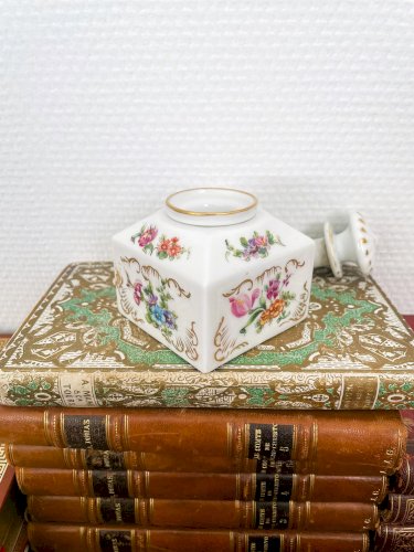 Flacon de parfum en porcelaine