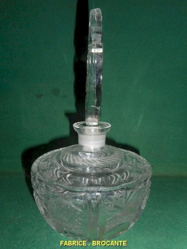 FLACON EN CRISTAL TAILLE
