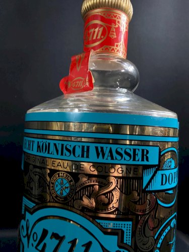 Flacon factice géant de vitrine N°4711 Echt Kölnisch Wasser Glockengasse Köln
