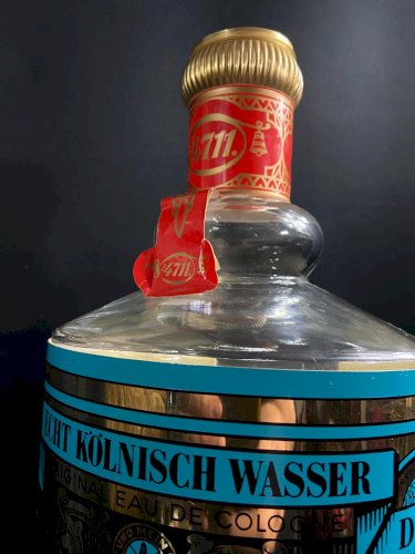 Flacon factice géant de vitrine N°4711 Echt Kölnisch Wasser Glockengasse Köln