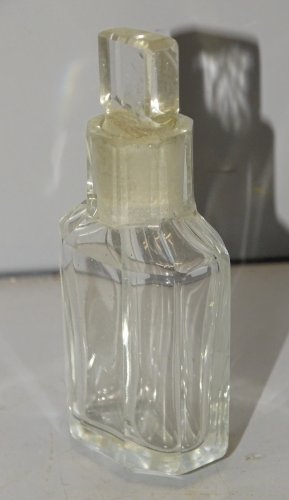 -FLACON MINIATURE EN CRISTAL AVEC SON BOUCHON SANS MARQUE COLLECTION VITRINE   D