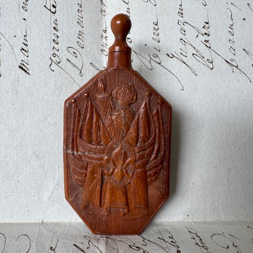 Flacon tabatière en corozo décor napoléonien art populaire M4071