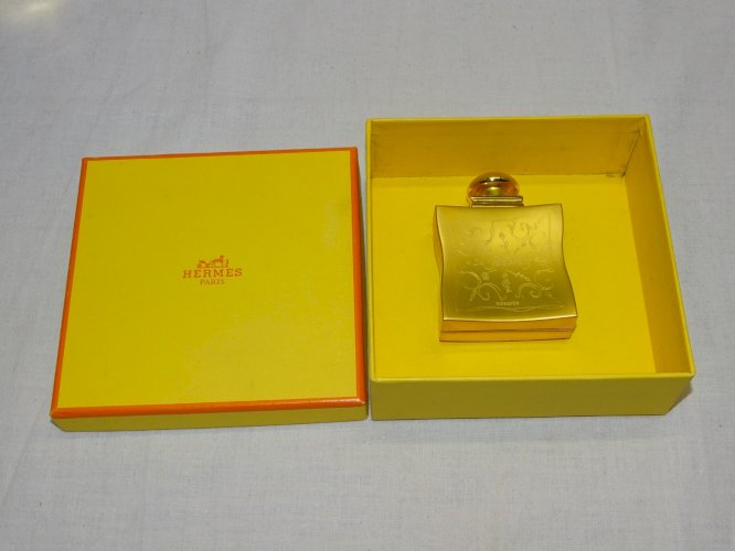- FLACON VAPORISATEUR DE SAC HERMES 24 FAUBOURG VIDE  DANS SA BOITE CARTONNEE  D