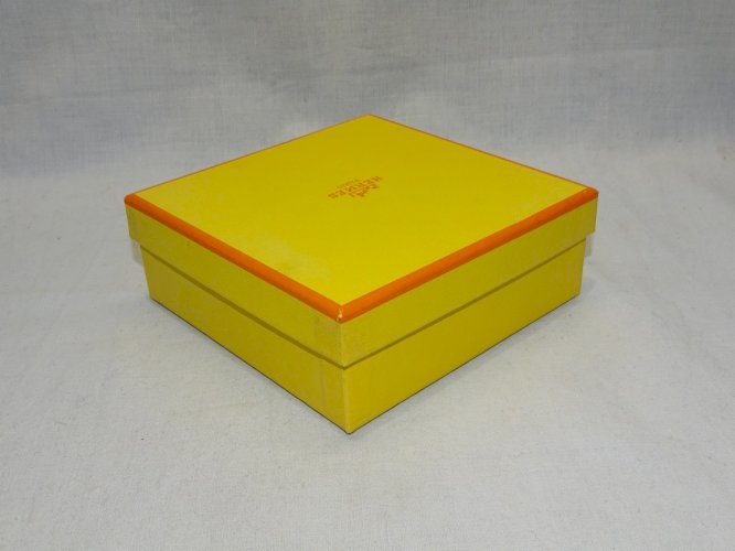 - FLACON VAPORISATEUR DE SAC HERMES 24 FAUBOURG VIDE  DANS SA BOITE CARTONNEE  D