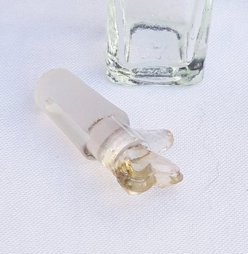 Flacons de médecine anciens en verre