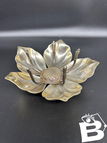 Fleur en métal aux pétales amovibles 1970s