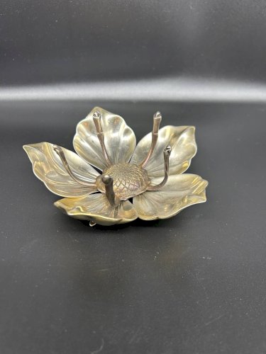 Fleur en métal aux pétales amovibles 1970s