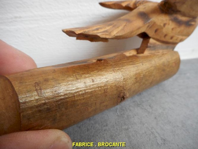 FLUTE EN BOIS SCULPTE