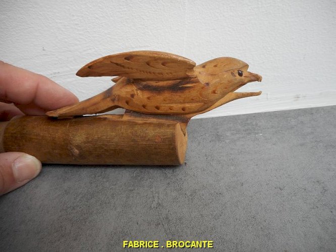FLUTE EN BOIS SCULPTE