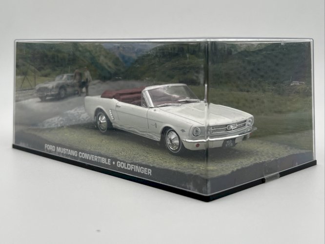 Ford Mustang Convertible L'Homme Au Pistolet D'Or James Bond 1/43 Eaglemoss