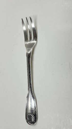 FOURCHETTE  A GATEAU CHRISTOFLE MODELE COQUILLE