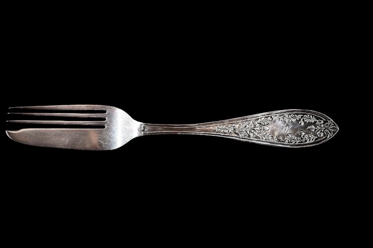 Fourchette à poisson en argent massif – J.E. Caldwell – style Rococo – 30g