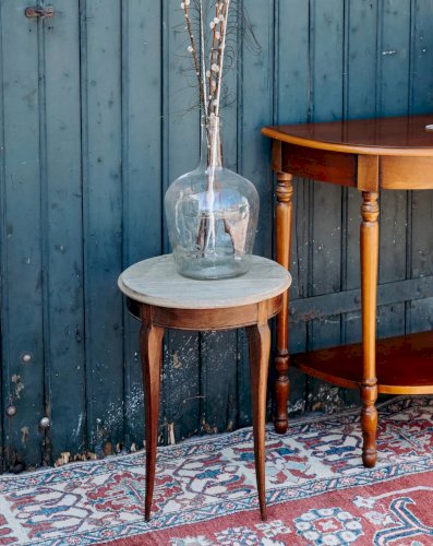 Francine, la petite table d'appoint en bois N°373