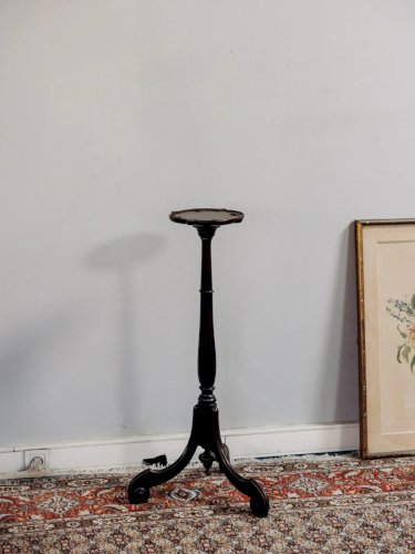 Francine, la sellette en bois foncé N°571