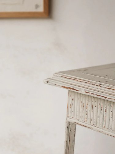 Francine, la sellette en bois patiné N°677