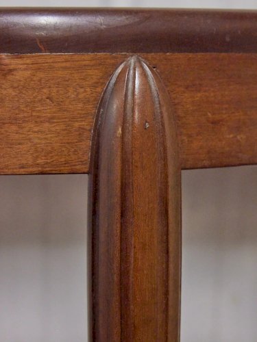 Francine, la table d'appoint en acajou N°619