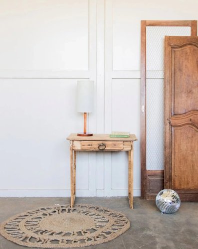 Francine, la table d'appoint en bois brut N°381