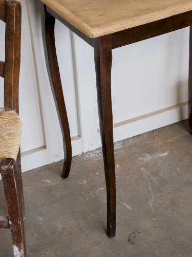 Francine, la table d'appoint en bois brut N°398