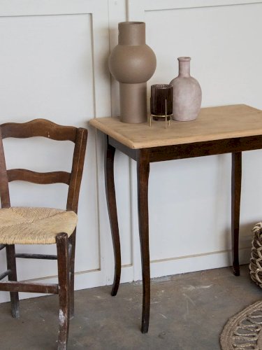 Francine, la table d'appoint en bois brut N°398