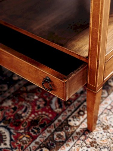 Francine, la table d'appoint en bois clair N°570