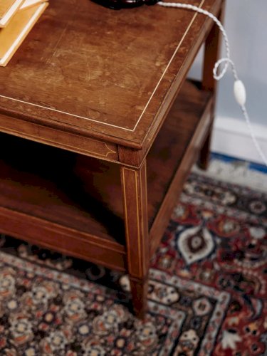 Francine, la table d'appoint en bois clair N°570