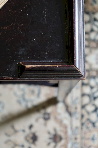 Francine, la table d'appoint en bois foncé N°618