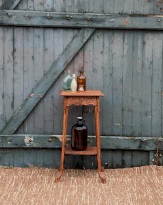 Francine, the wooden side table No. 170