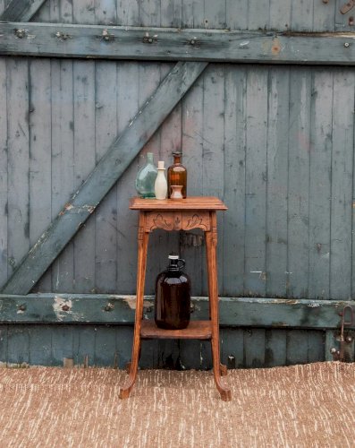 Francine, la table d'appoint en bois N°170