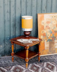Francine, the wooden side table No. 185