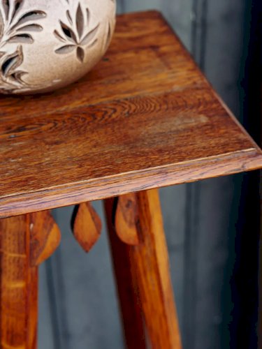 Francine, la table d'appoint en bois N°186