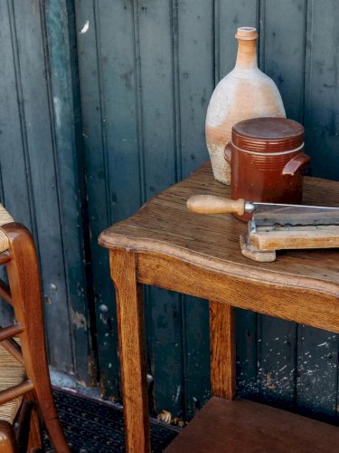 Francine, la table d'appoint en bois N°245