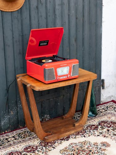 Francine, la table d'appoint en bois N°273