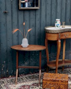 Francine, the wooden side table No. 278